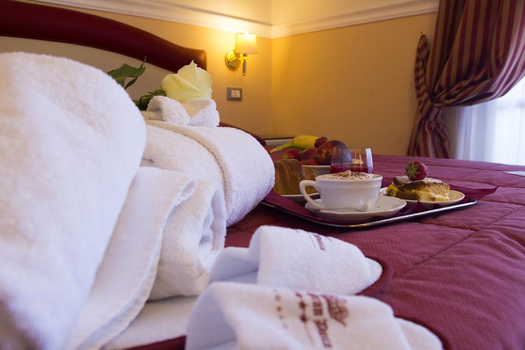 Hotel Gran Duca Livorno Buitenkant foto