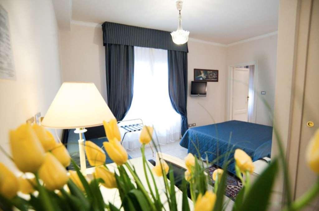 Hotel Gran Duca Livorno Buitenkant foto